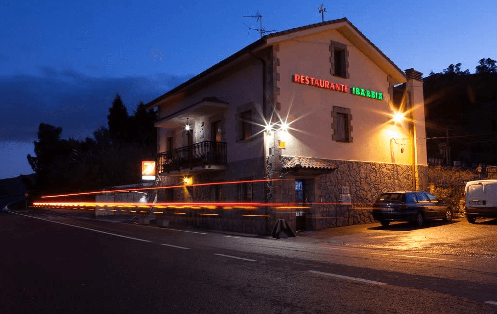 ibarbia-edificio-noche